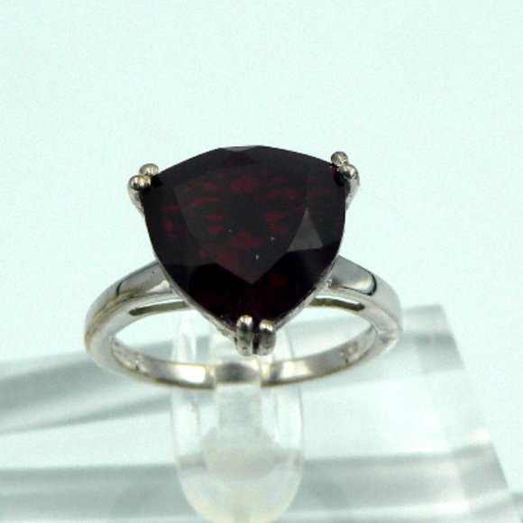 Sz 7 Genuine Blazing Red Quartz (Trl) Solitaire Ring NWOT - Picture 1 of 5
